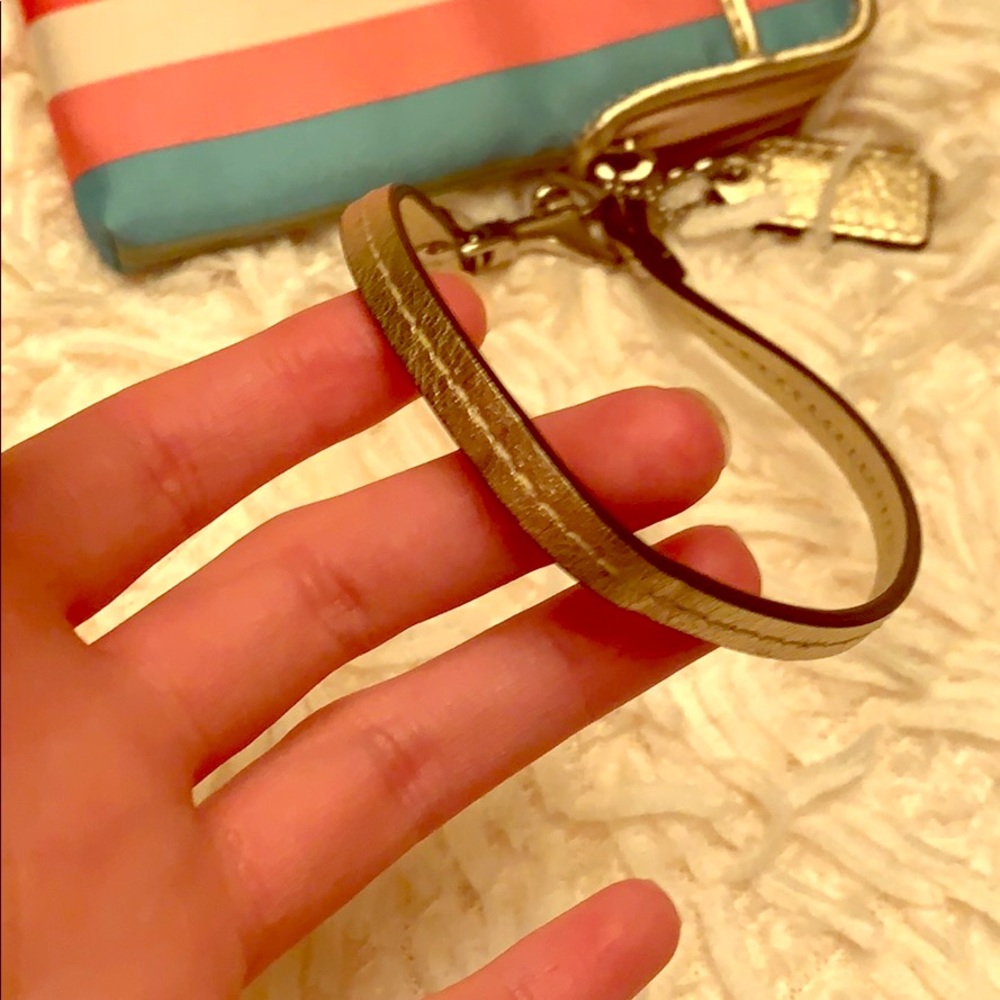 COACH Wristlet - Picture 5 of 5